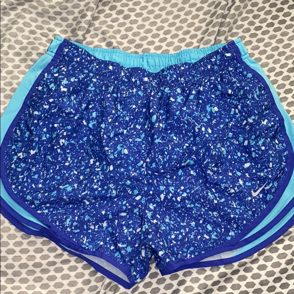 NIKE SHORTS